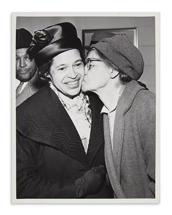 (CIVIL RIGHTS.) Pair of Rosa Parks press photos.